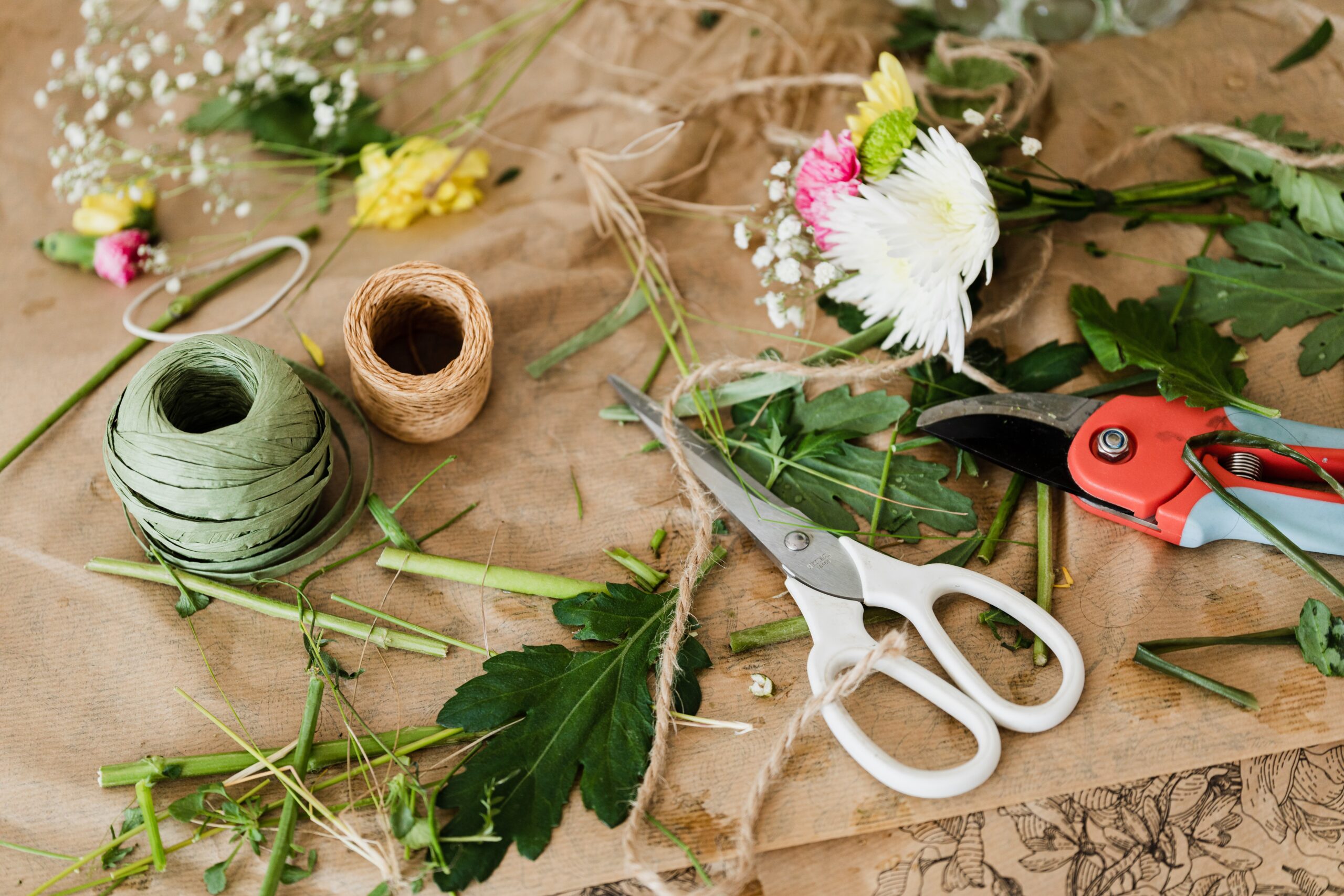 What’s In A Florists Essential Tool Kit