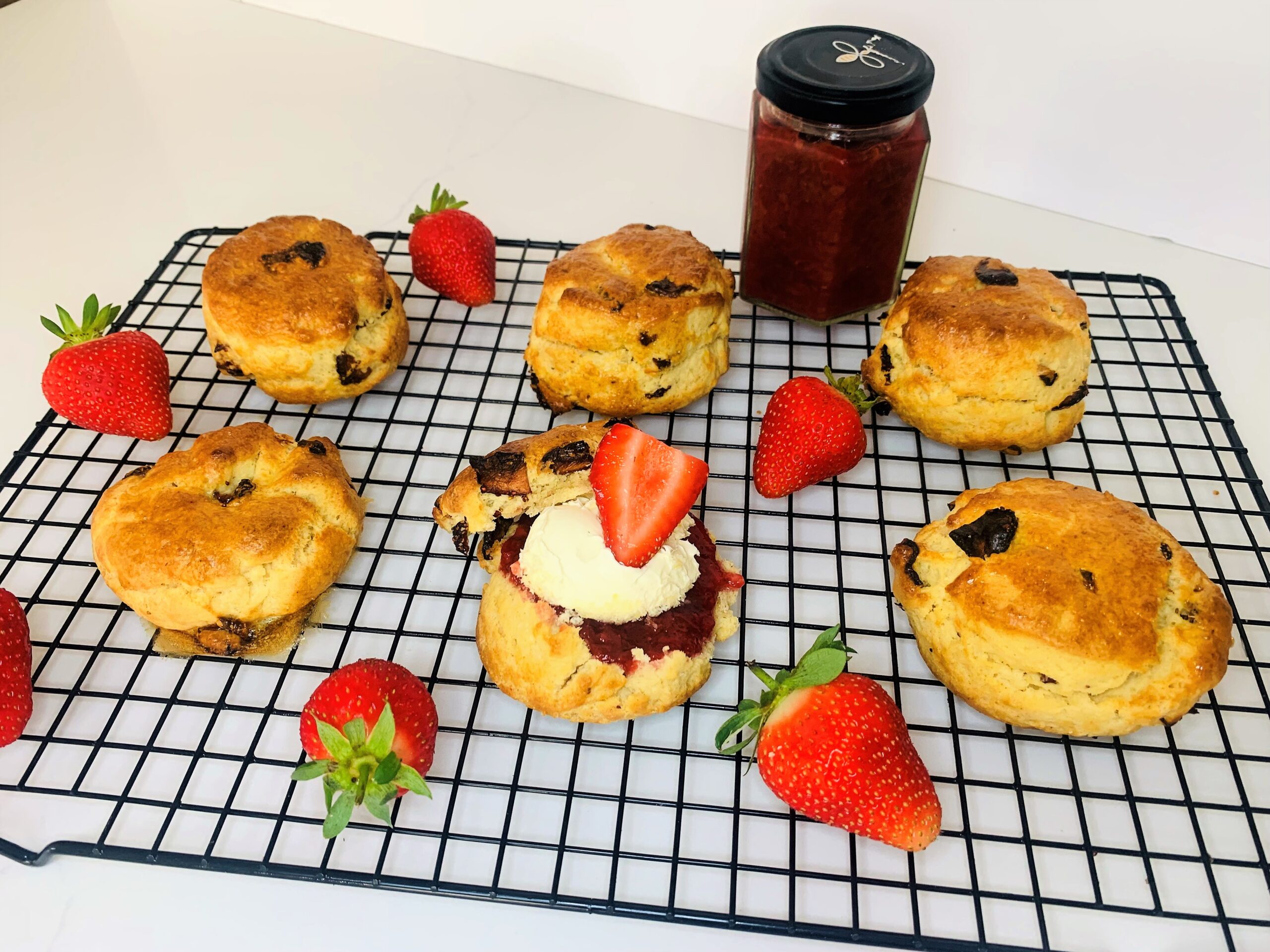 How to Make Simple Strawberry Scone’s